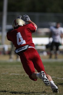 星空app官网下载-英超球队防守阵型转换对比赛控球率的影响分析，英超攻防转换