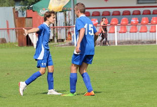 星空体育在线-库里赛后称赞队友团结赢下关键比赛,库里鼓励