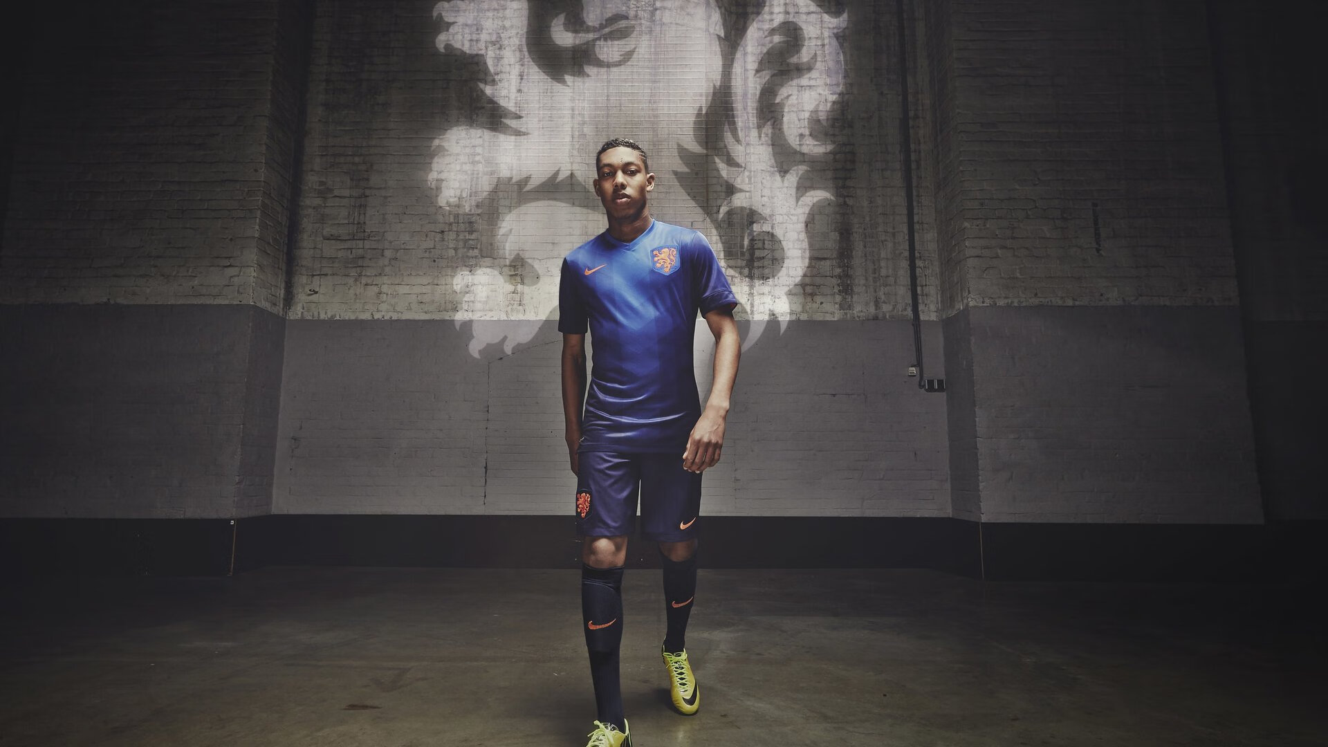 星空体育官网入口-16年前是球童 如今对战C罗 索博追星成功,球童助攻